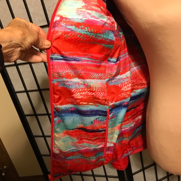 RED PUFFER REVERSIBLE SIZE SMALL - Picture 5 of 9